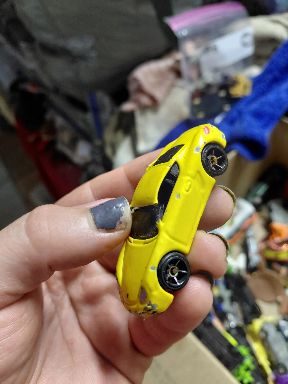 1:64 scale Hot Wheels 2007 New Models Porsche Cayman S in yellow